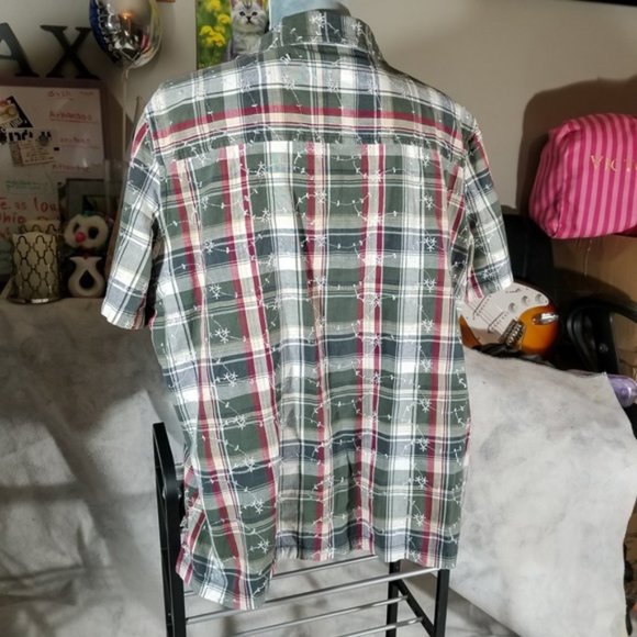 Tradition Country Christmas S/S Button-Down Top - Picture 3 of 8